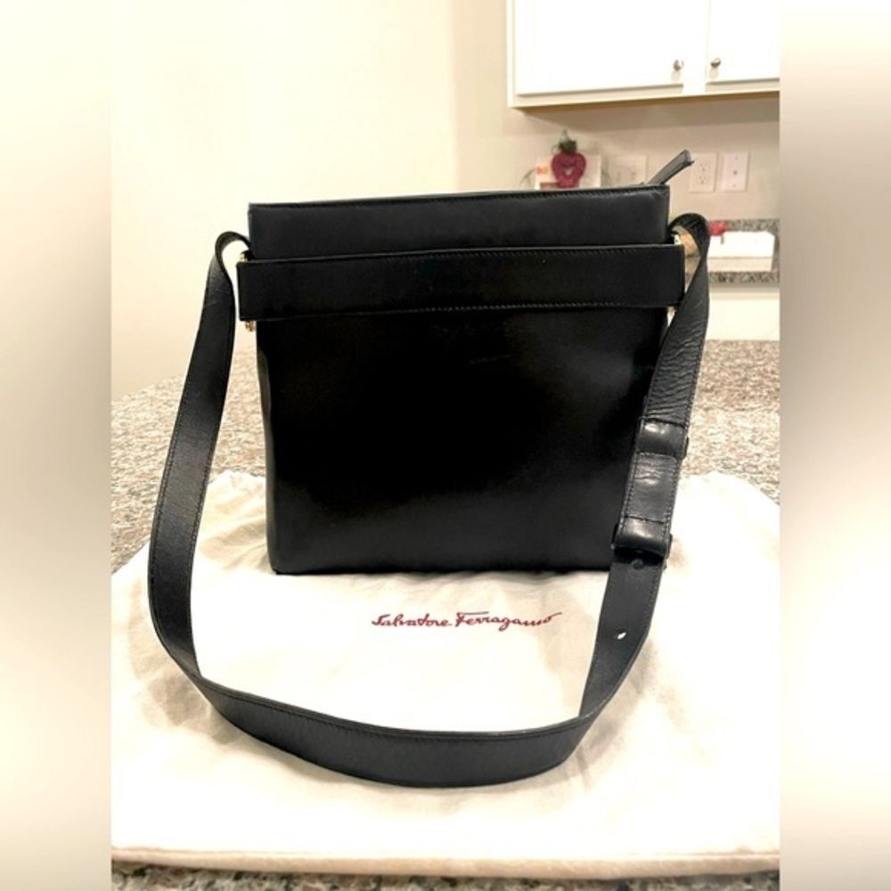 Salvatore Ferragamo AF-21 8726 Black Leather Shoulder Bag/Purse & Dust bag - Picture 3 of 11